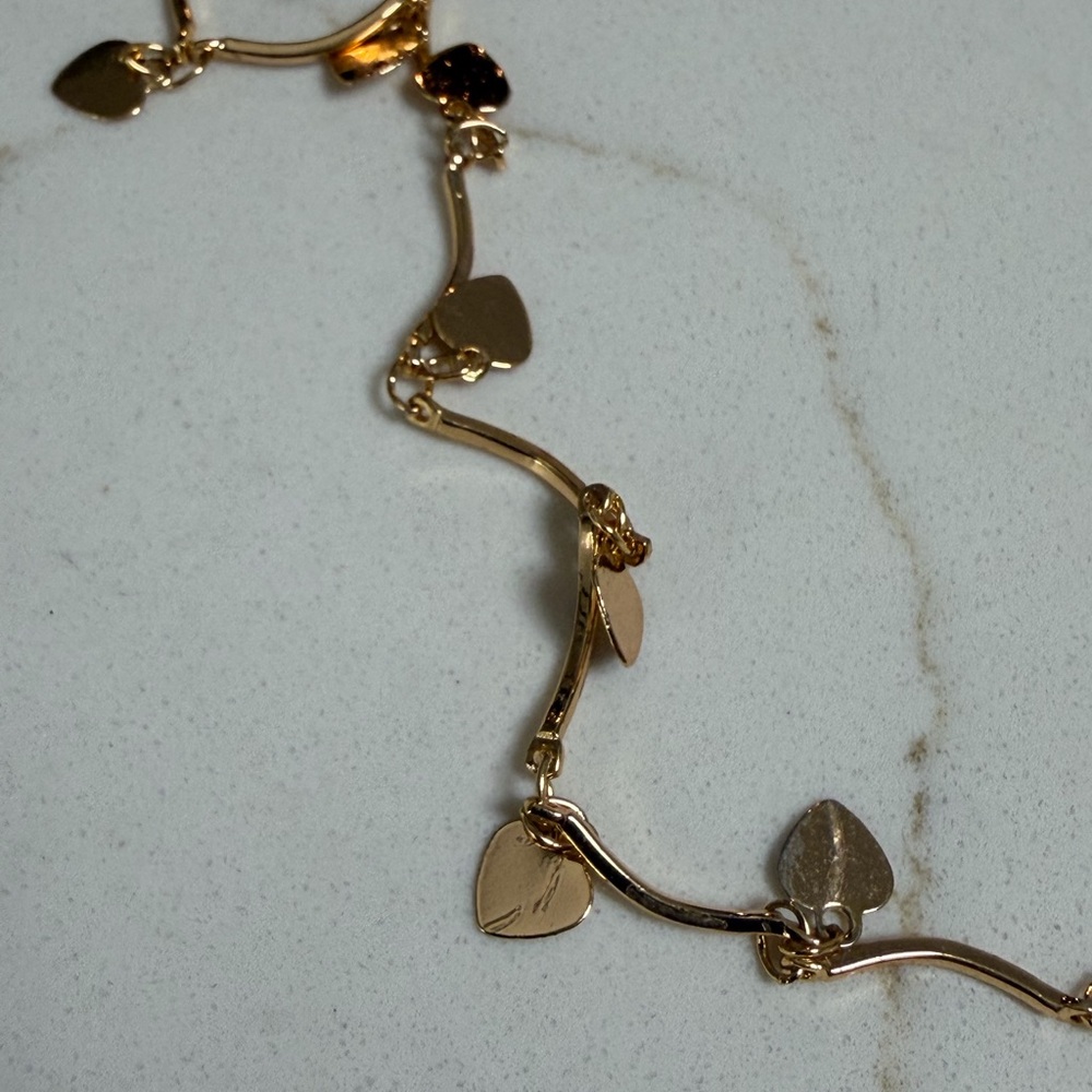 Elegant Gold Leaf Necklace